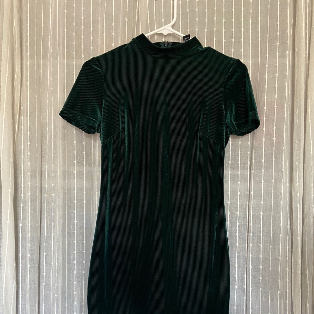 Forever 21 velvet dress